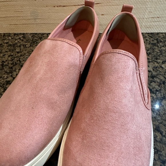 Aldo pink suede shoes - Picture 3 of 3